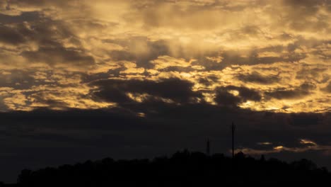 Timelapse-Puesta-De-Sol-Sobre-El-Bosque-De-Turingia,-Alemania