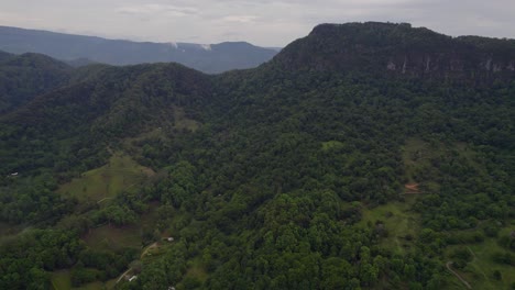 Currumbin-Valley-–-Malerischer-Vorort-An-Der-Goldküste,-Bekannt-Für-Seinen-Dichten-Regenwald-Und-Seine-Bezaubernde-Ländliche-Landschaft