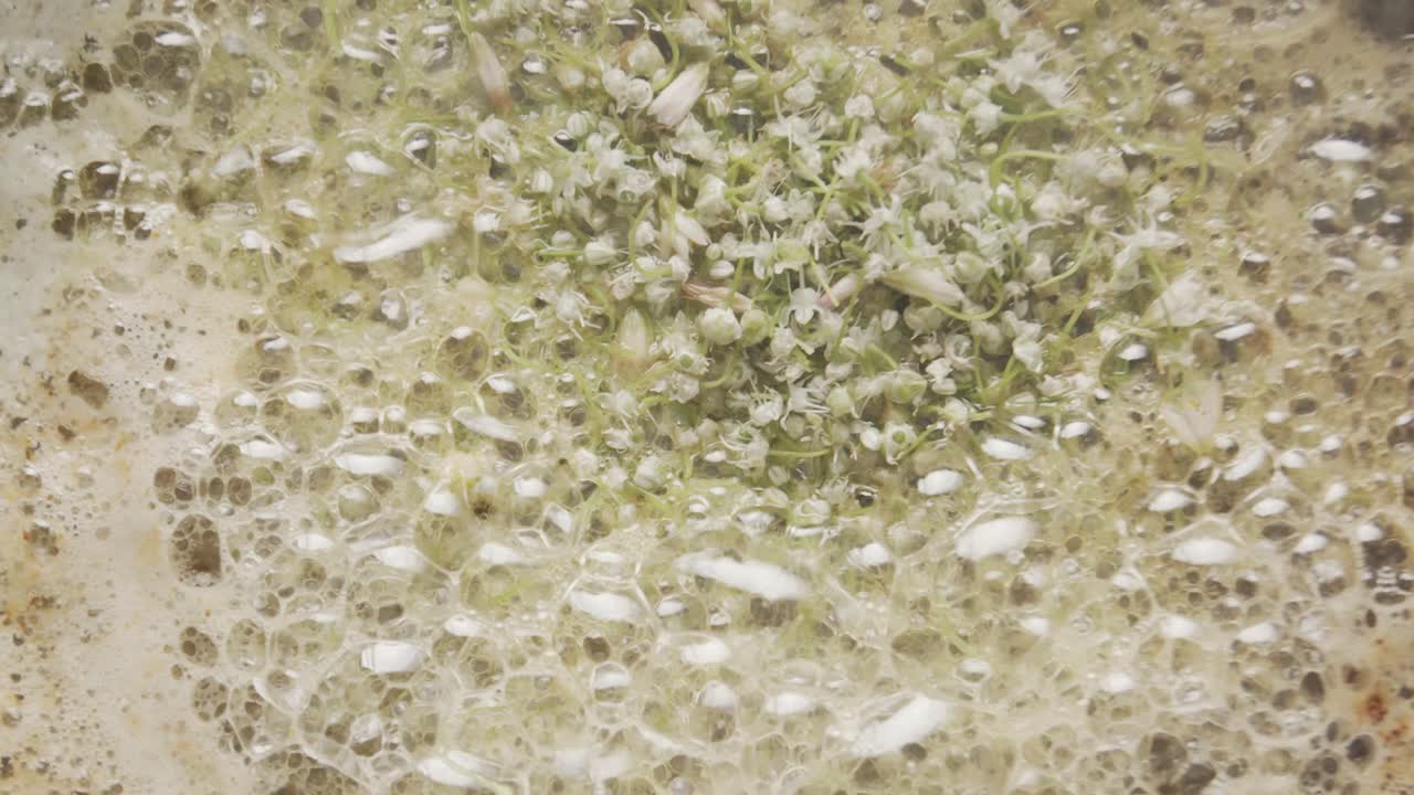 먹을 수 있는 꽃이 요리하는 클로즈업