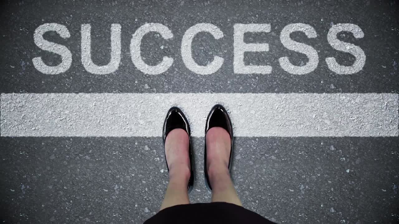 도로에서 쓰여진 성공의 복합 비디오