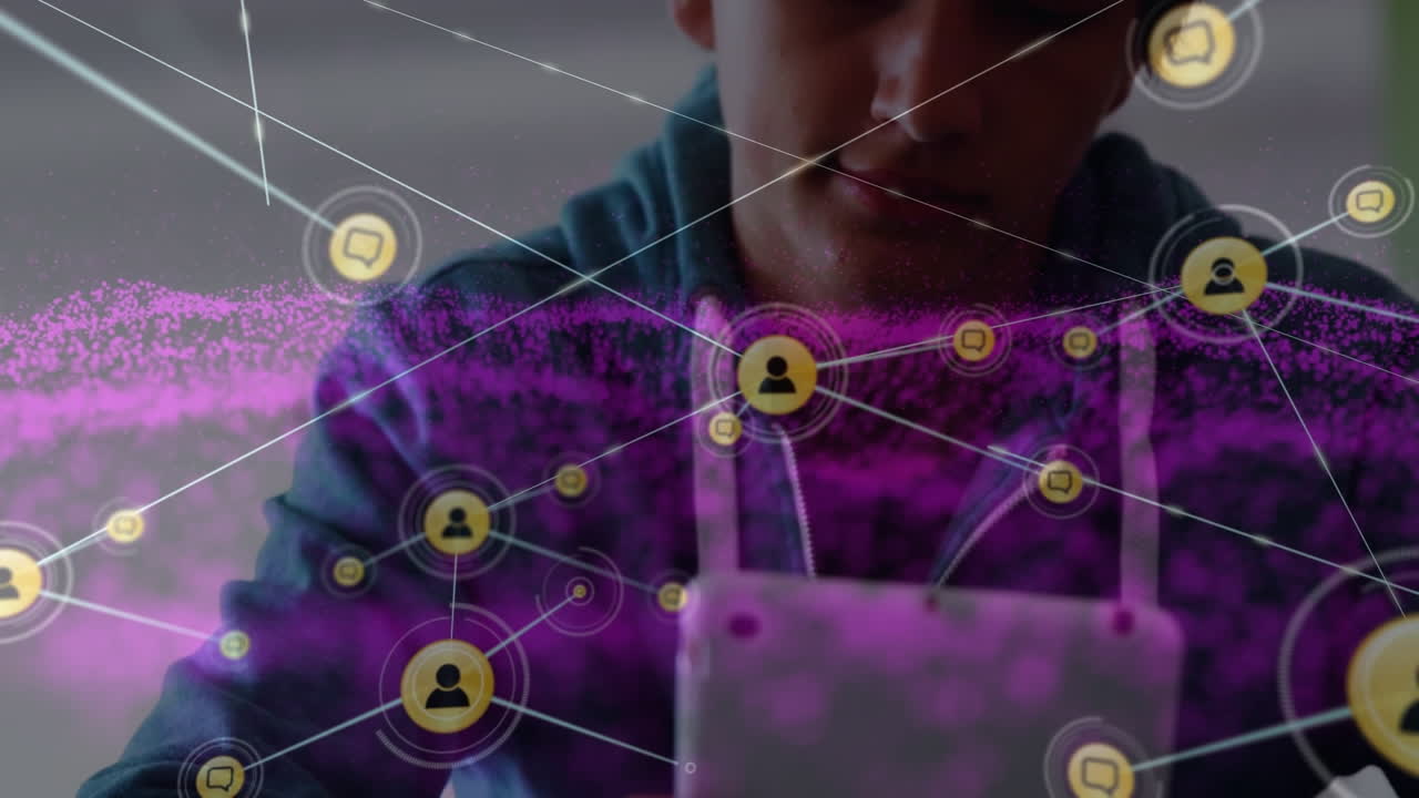 animación de la red de conexiones y brillo sobre niño caucásico con tableta