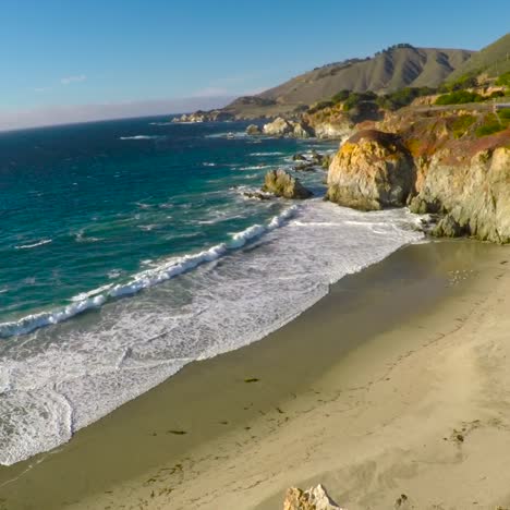 Una-Hermosa-Antena-A-Lo-Largo-De-La-Costa-De-California-Cerca-De-Big-Sur