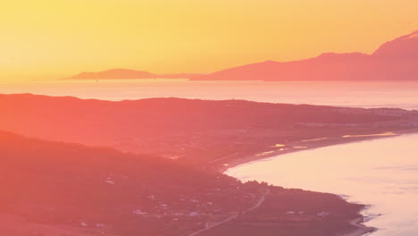 Vista-De-Cerca-Amanecer-Timelapse-Estrecho-De-Gibraltar-En-Una-Mañana-De-Verano