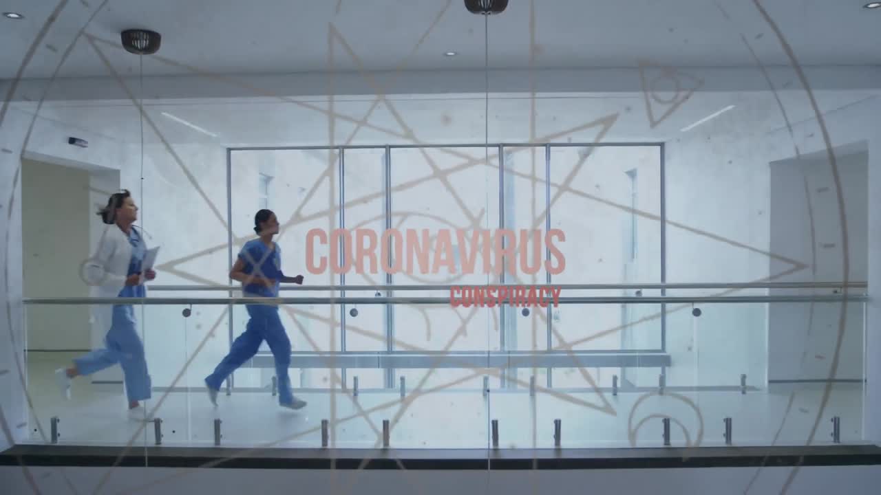 여성 의사와 의료 종사자가 병원 복도에서 달리는 코로나바이러스 음모 텍스트