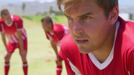 Futbolista-Cansado-Durante-El-Entrenamiento