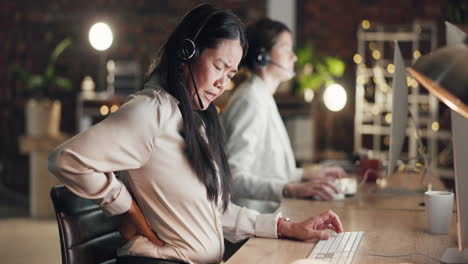 Callcenter,-Stress-Oder-Asiatische-Frau-Mit-Rückenschmerzen