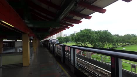 singapore mrt station platform