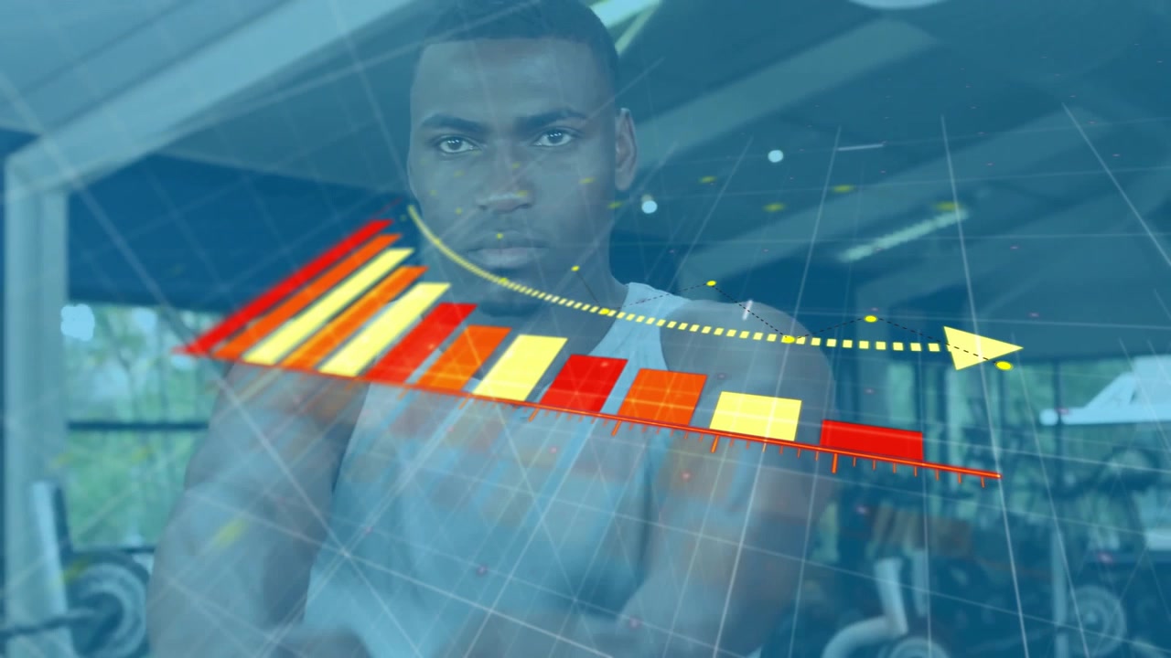 Mann på treningsstudio starter gjennomsiktig datagraf som synkroniserer stolper med trekkbevegelse for ytelsessporing.