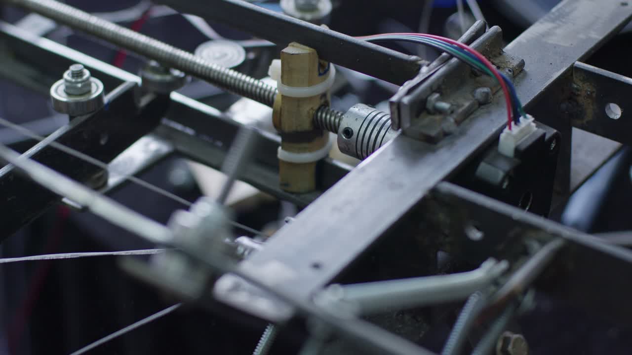 primer plano del trabajo desde el núcleo de una máquina