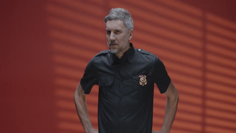 retrato del guardia de seguridad