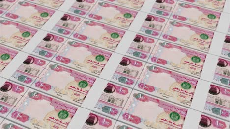 100-Billetes-De-Dirham-De-Los-Emiratos-Árabes-Unidos-Impresos-Por-Una-Prensa-Monetaria