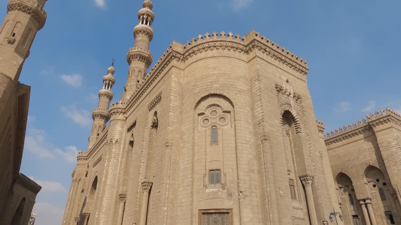 vista panorámica de la mezquita-madrasa del sultán hassan y la mezquita al-rifa'i, el cairo, egipto