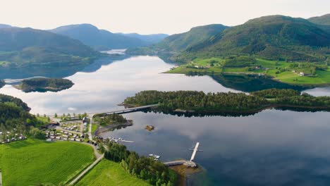 imágenes aéreas de la hermosa naturaleza de noruega.