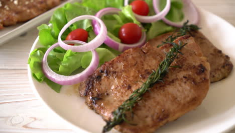filete de cerdo a la parrilla con vegetales