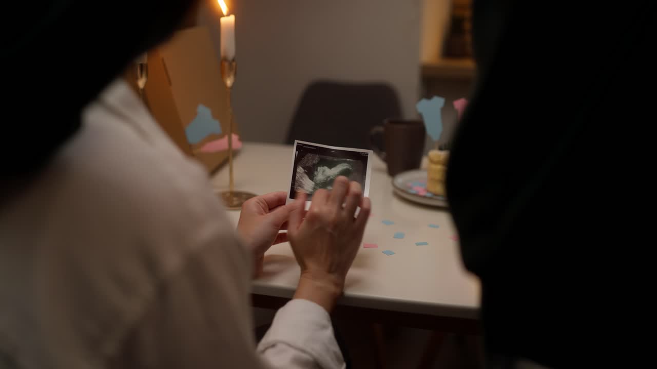 임신 발표 모임