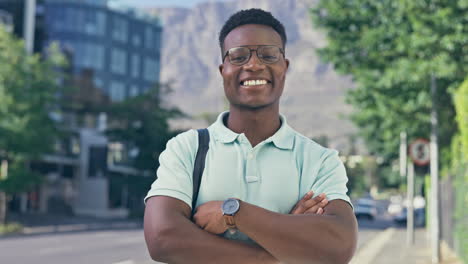 calle, sonrisa y retrato de hombre negro