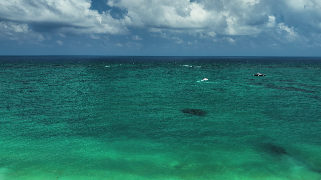 Flygfoto över Mayaruinerna i Tulum vid Karibiska kusten