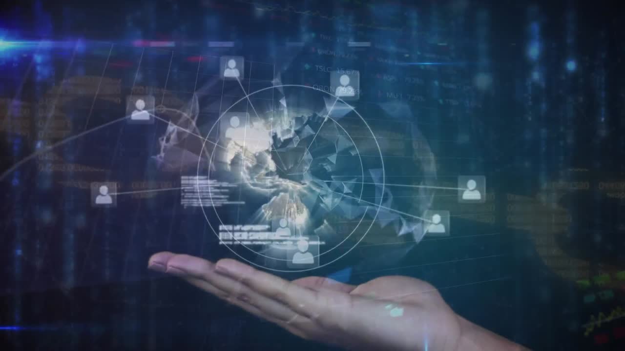 animación de globo en la mano con red de conexiones y procesamiento de datos.