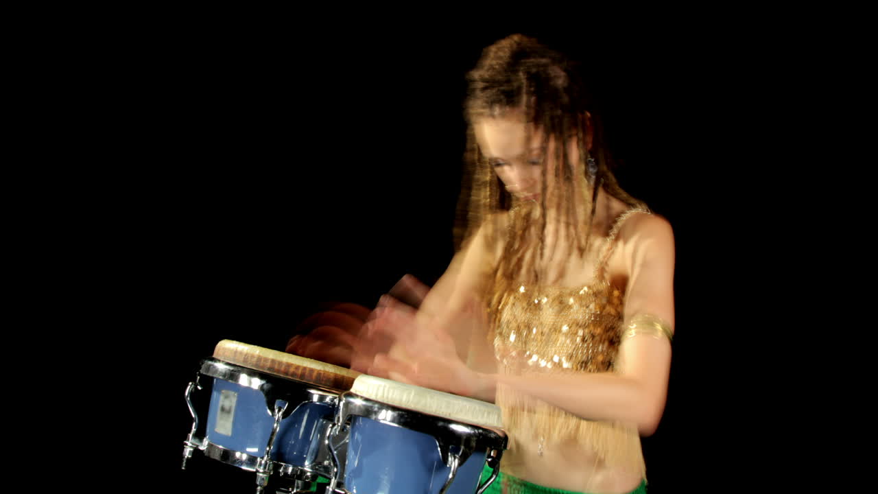 mujer músico fotogramas 03