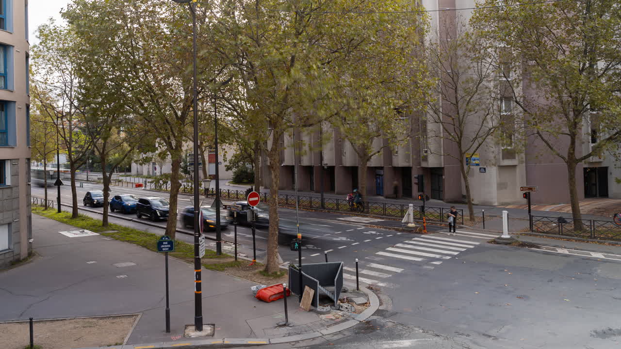 escena callejera urbana en una ciudad europea