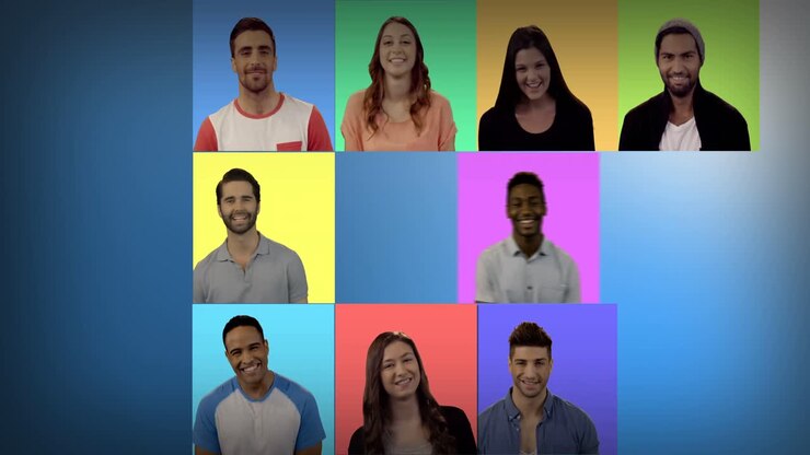 Schermi multipli che mostrano persone felici che sorridono