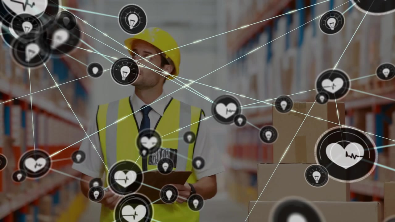 Animazione di una rete di connessioni con icone sopra un lavoratore caucasico in un magazzino
