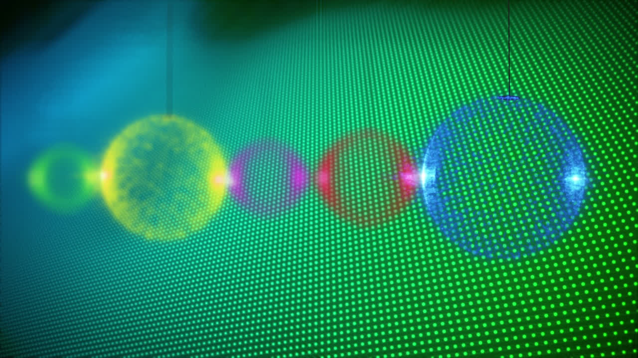 animación de decoraciones de árboles de navidad sobre fondo verde