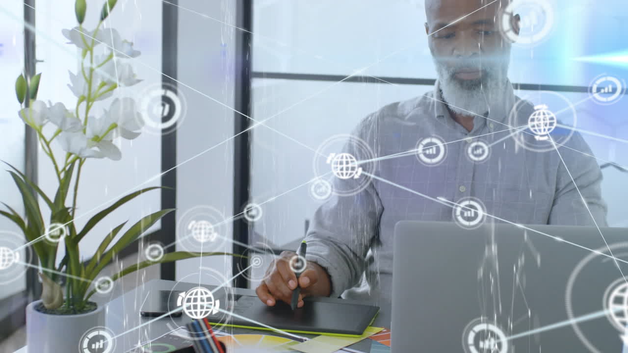 animación de la red de conexiones sobre el hombre afroamericano de alto rango usando la computadora portátil en la oficina