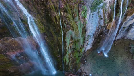 drone aéreo del parque nacional de plitvice croacia 13.mp4