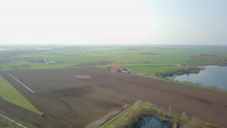 Bauernhoffeld-In-Holland-Drohnenaufnahmen