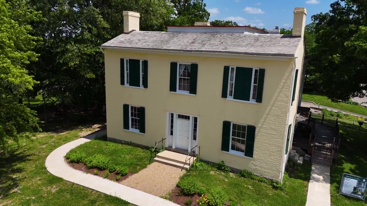 Harriet Beecher Stowe Huset - Cincinnati, Ohio, Walnut Hills - dronefoto fra luften.