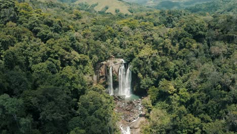 amazing nauyaca waterfalls in middle of jungle, costa rica