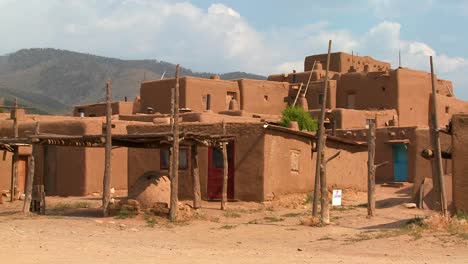 Establishing-shot-of-the-Taos-pueblo-in-New-Mexico