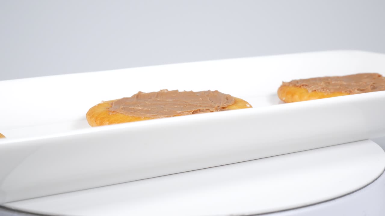 커피 크림과 함께 크래커