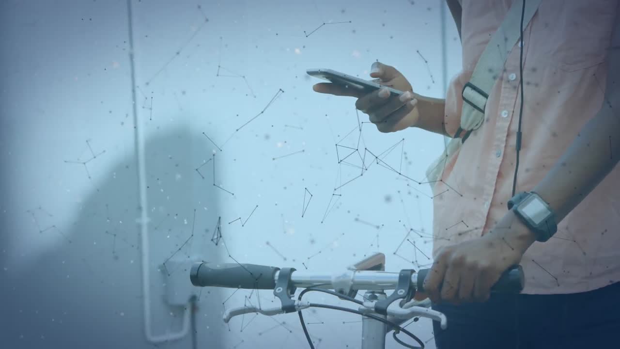 스마트폰을 사용하는 여성에 대한 연결 네트워크의 애니메이션