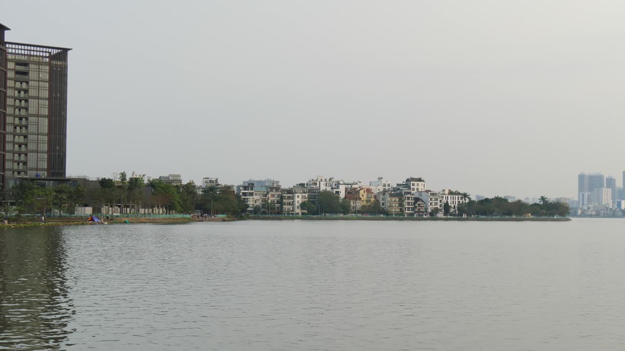 Scenario pittoresco del Distretto di Quang An che si affaccia sul Lago Tay Ho, Vietnam