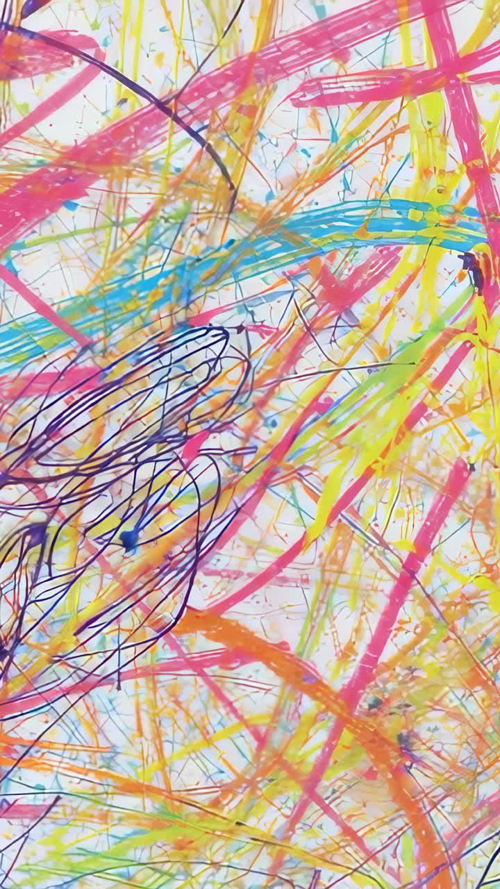 Video verticale: visualizzazione di un motivo astratto scarabocchiato su un pannello, con tratti colorati vivaci