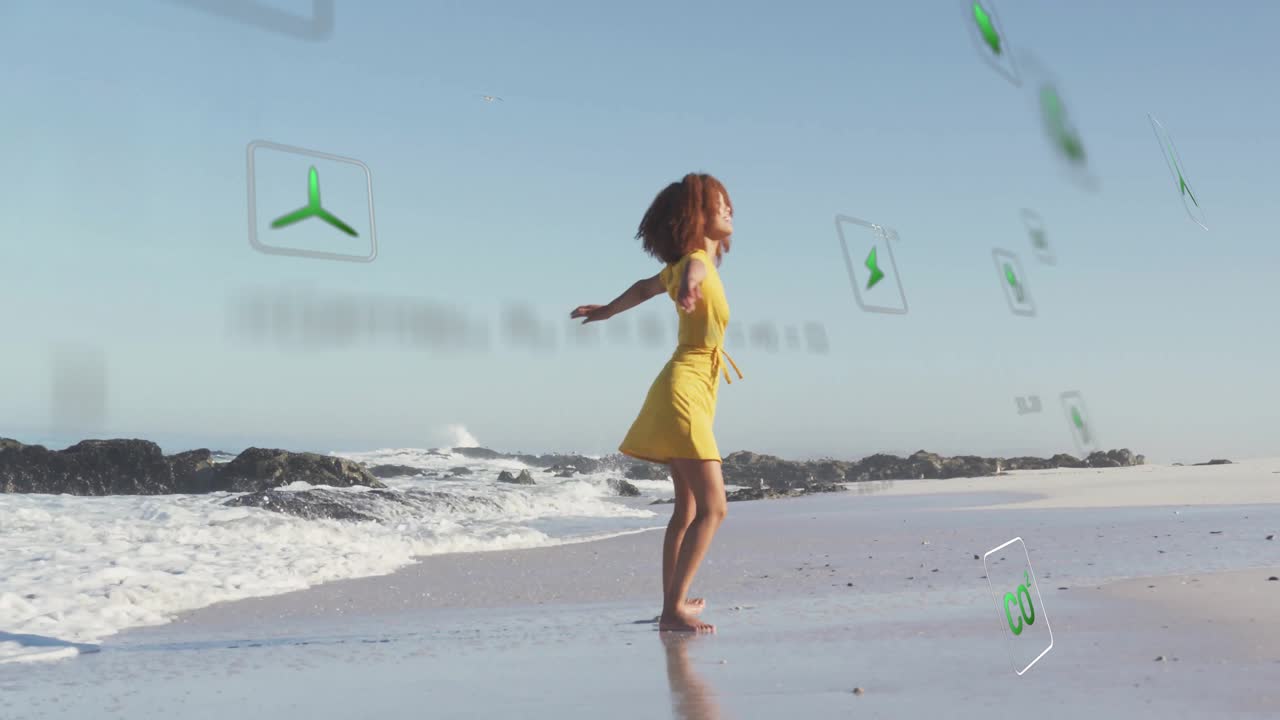 Donna che allarga le braccia mentre icone verdi fluttuano intorno a lei, ruotando e mostrando idee ecologiche.
