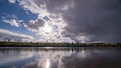 Wetteränderungen-über-Dem-Namsen-Fluss