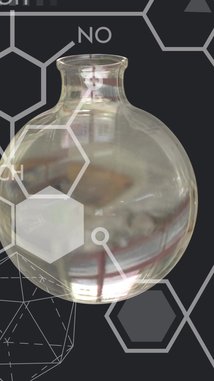 Animazione di becher da laboratorio su elaborazione matematica dei dati.