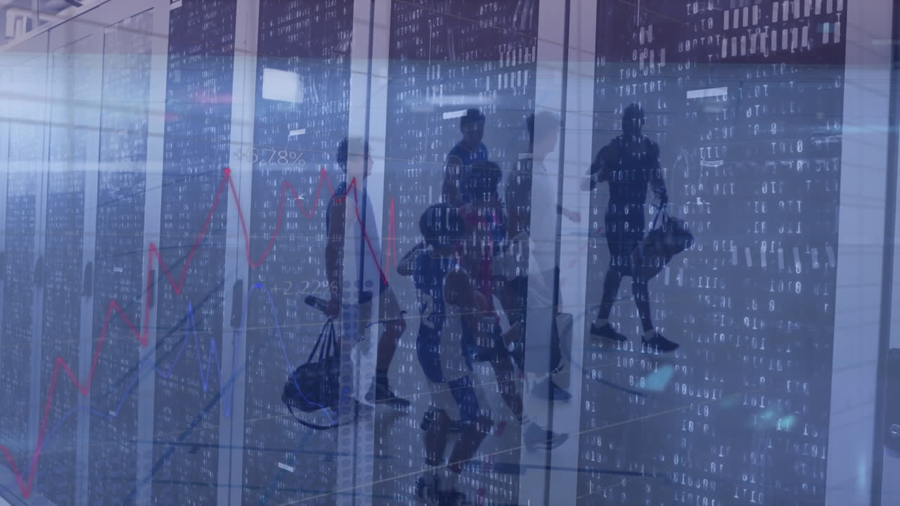 컴퓨터 서버를 고 있는 사람들 위에서 데이터 처리의 애니메이션