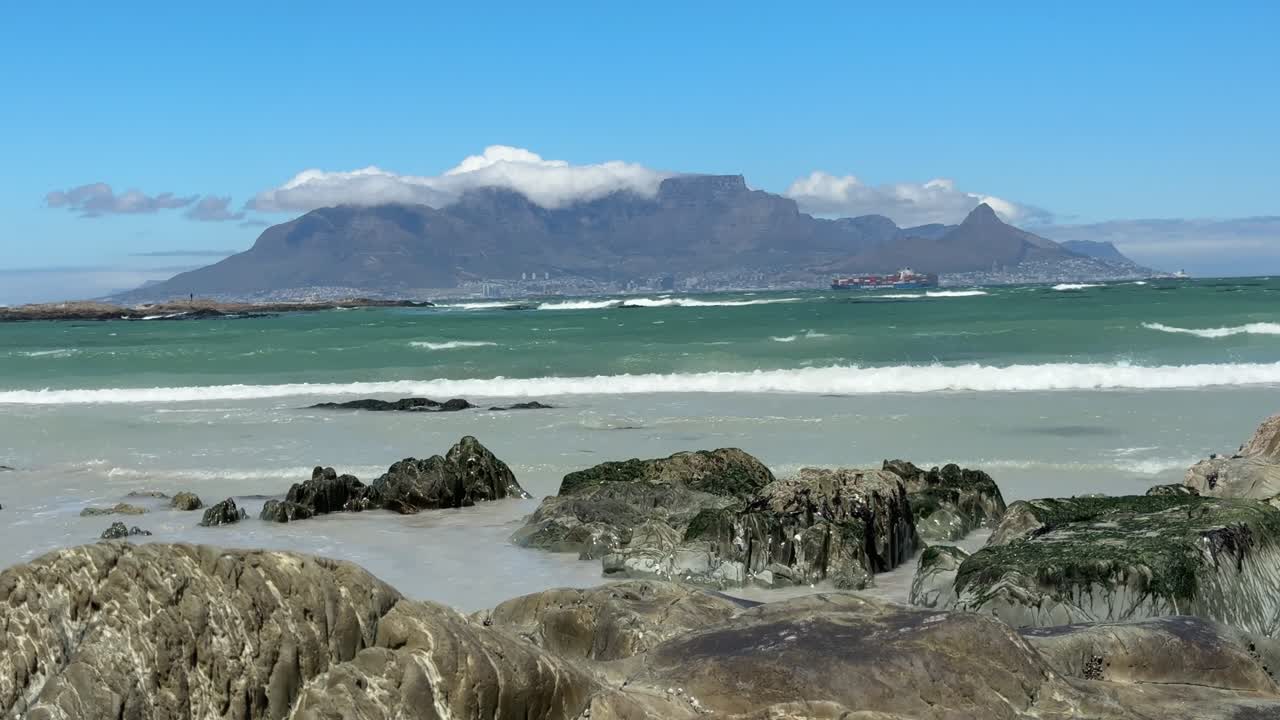 Der Tafelberg ist ein weltberühmtes Wahrzeichen.