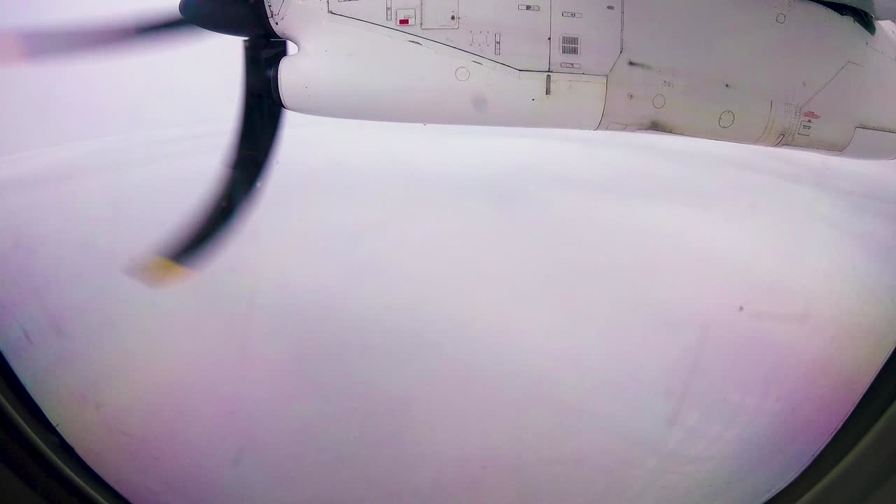 수 전망대 온타리오 캐나다 북부, 비행기 이륙 시간 경과, 눈 덮인 작은 자갈 공항 북부 캐나다 겨울