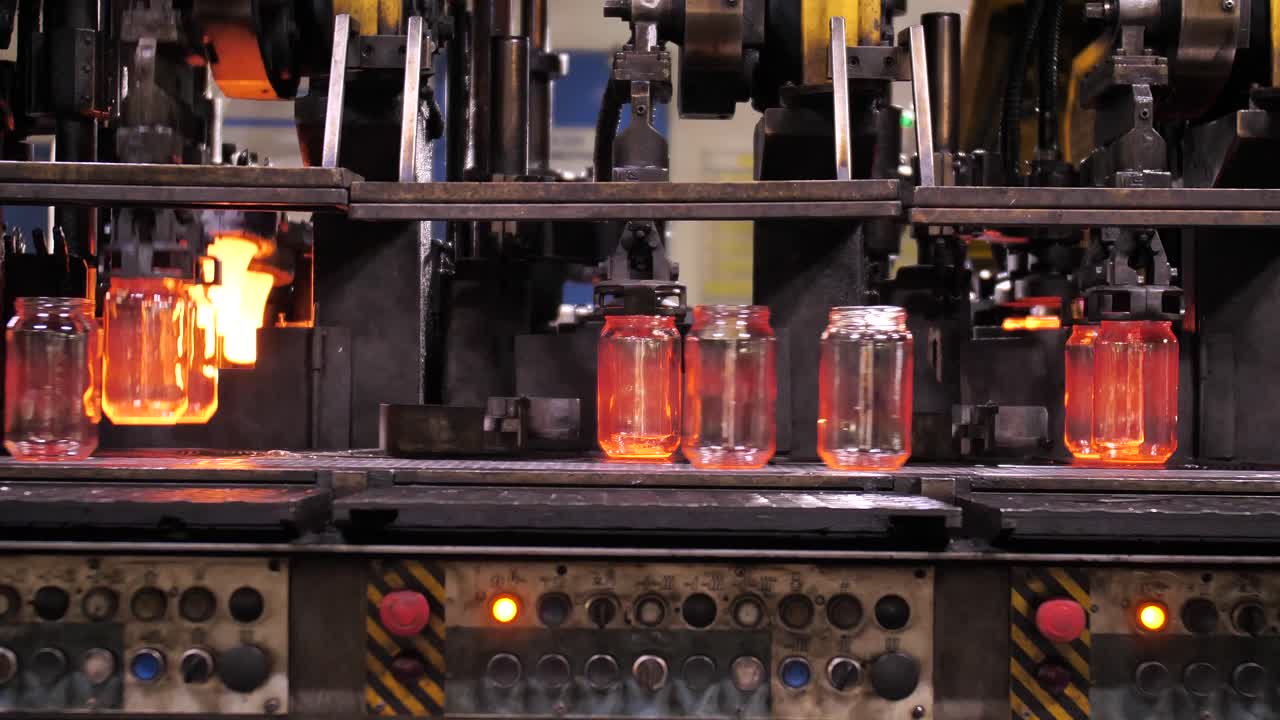 The process of making glass jar glassworks