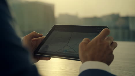 using tablet for navigation