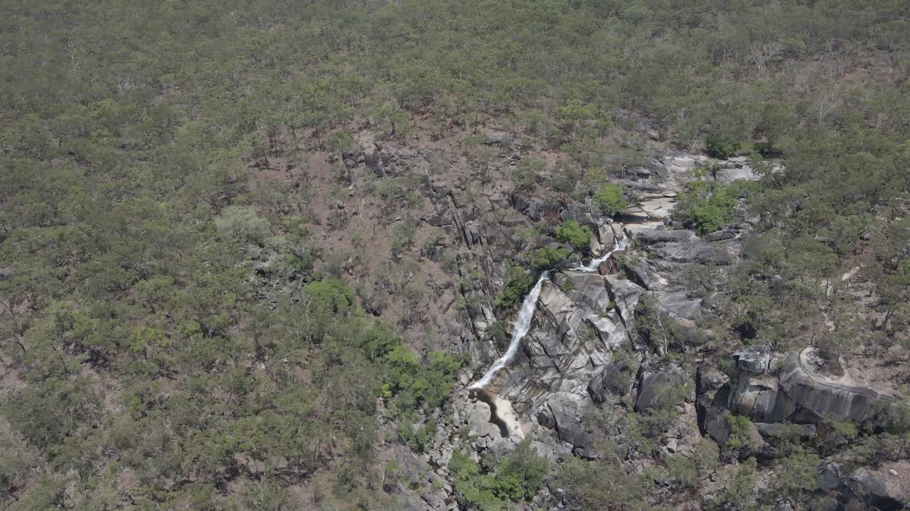 las famosas cataratas davies creek en queensland australia