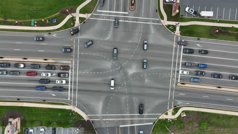patrones de tráfico de viaje en una intersección concurrida