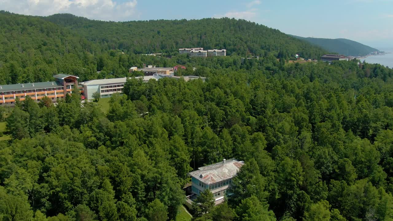 휴양지 및 숲 풍경의 공중 사진