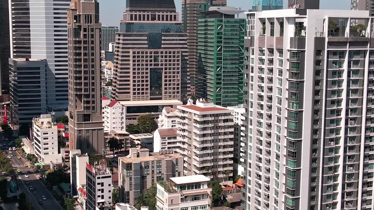 Vista do horizonte de Bangkok mostrando prédios e a vida urbana na Tailândia