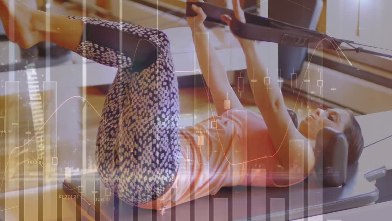 caucasian sportswoman exercising에 대한 데이터 처리의 애니메이션